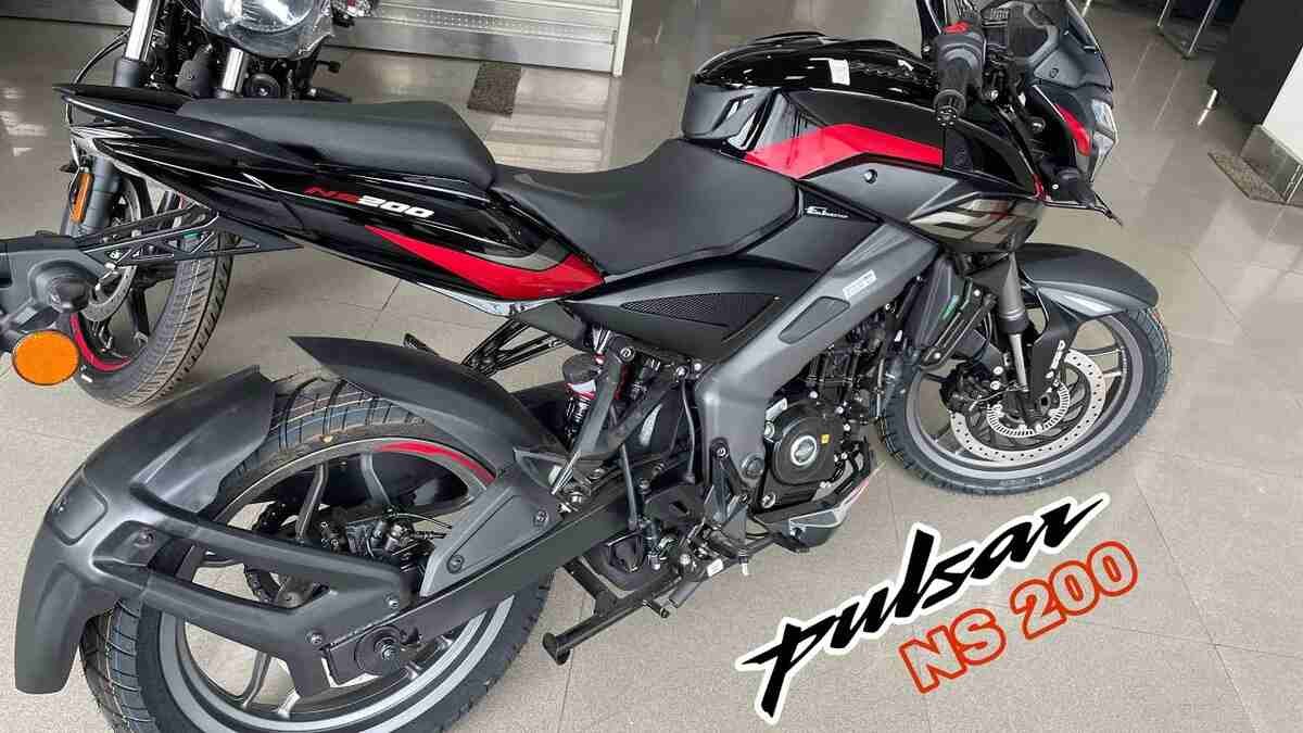 मात्र ₹5,400 में Bajaj Pulsar NS200 को EMI पर लाए घर, जल्दी जाने पूरी डिटेल्स