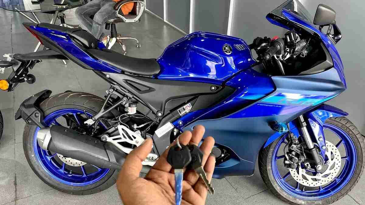 बेहद कम EMI पर मिल रहा है Yamaha R15 V4 स्पोर्ट्स बाइक, जाने क्या मिलेगा नया